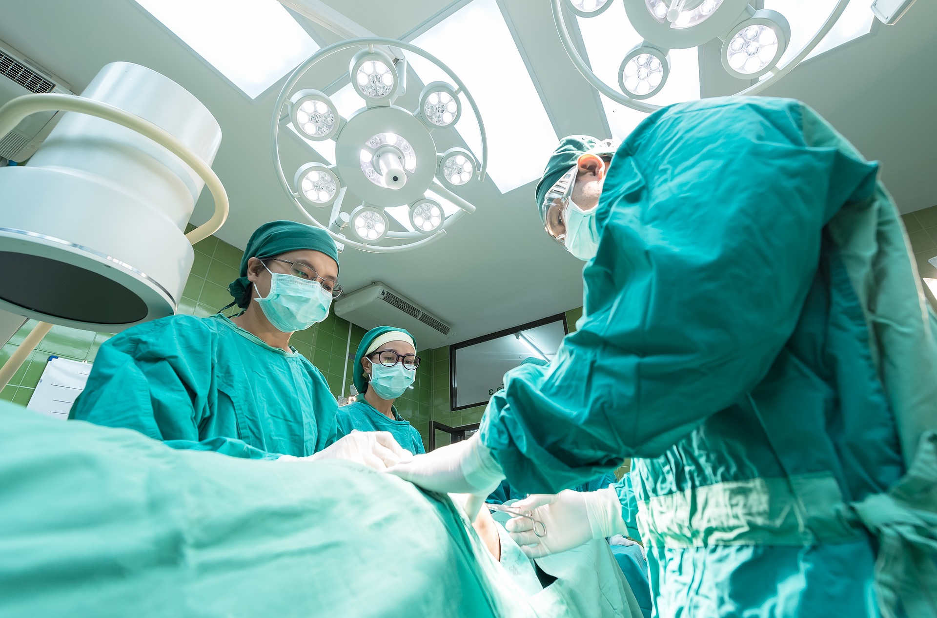 surgery 1807541 1920